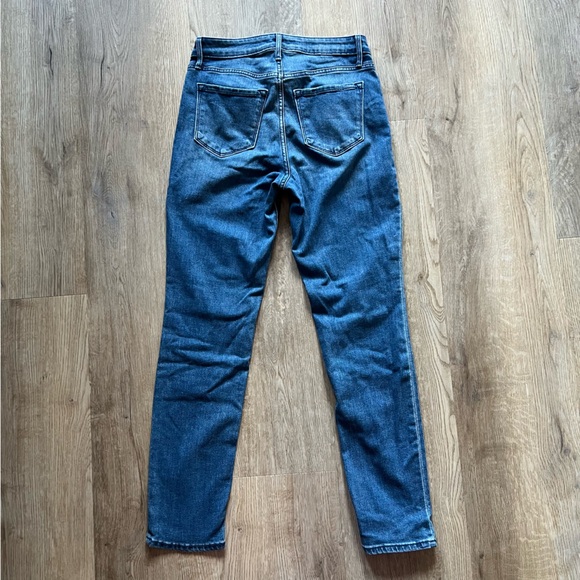 Old Navy High Rise WOW Straight Jean - Size 4 - Picture 2 of 3